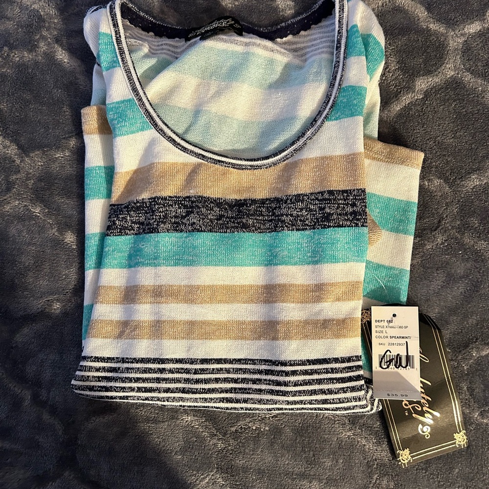 Women shirts size L